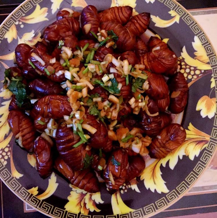 凉拌茧蛹的做法