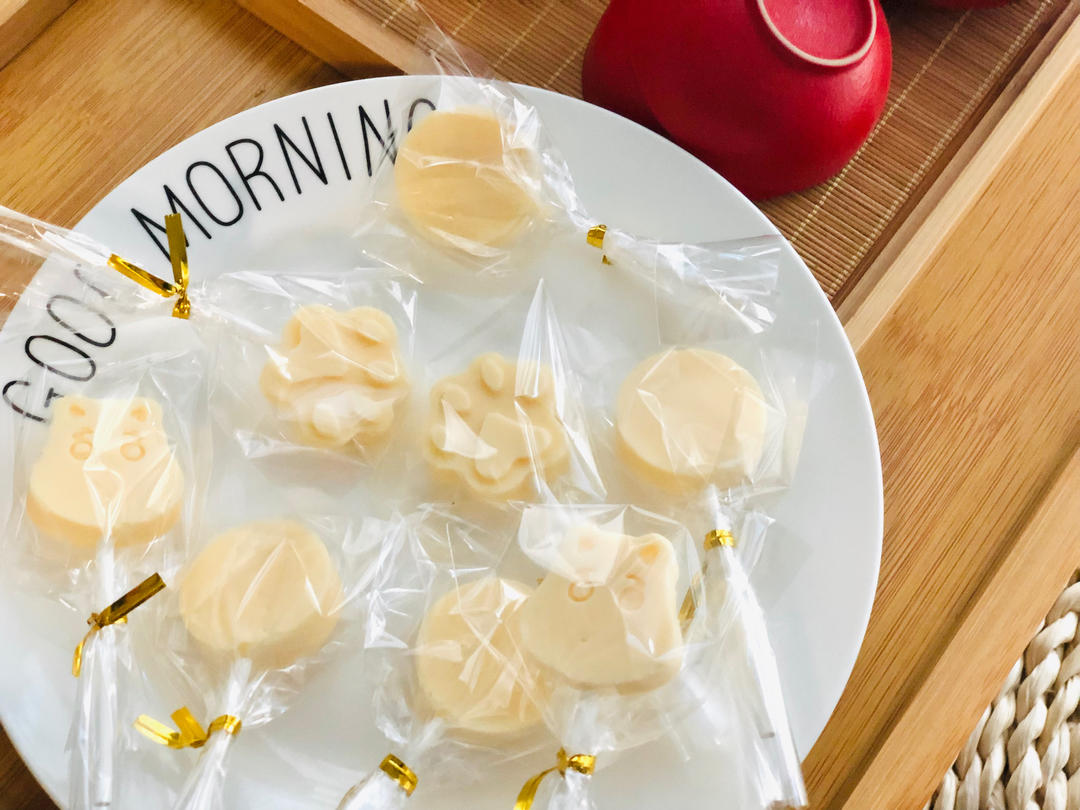 奶酪棒（秒杀市面上的妙可蓝多、女儿每天至少吃两支）