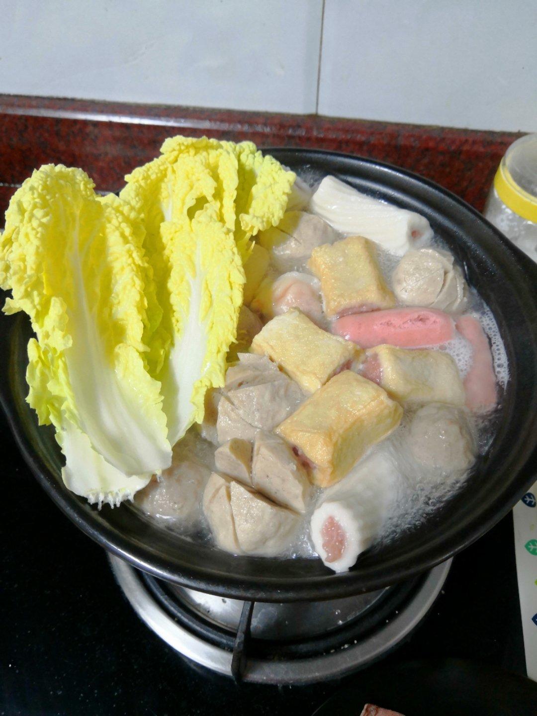 鸡毛菜丸子汤