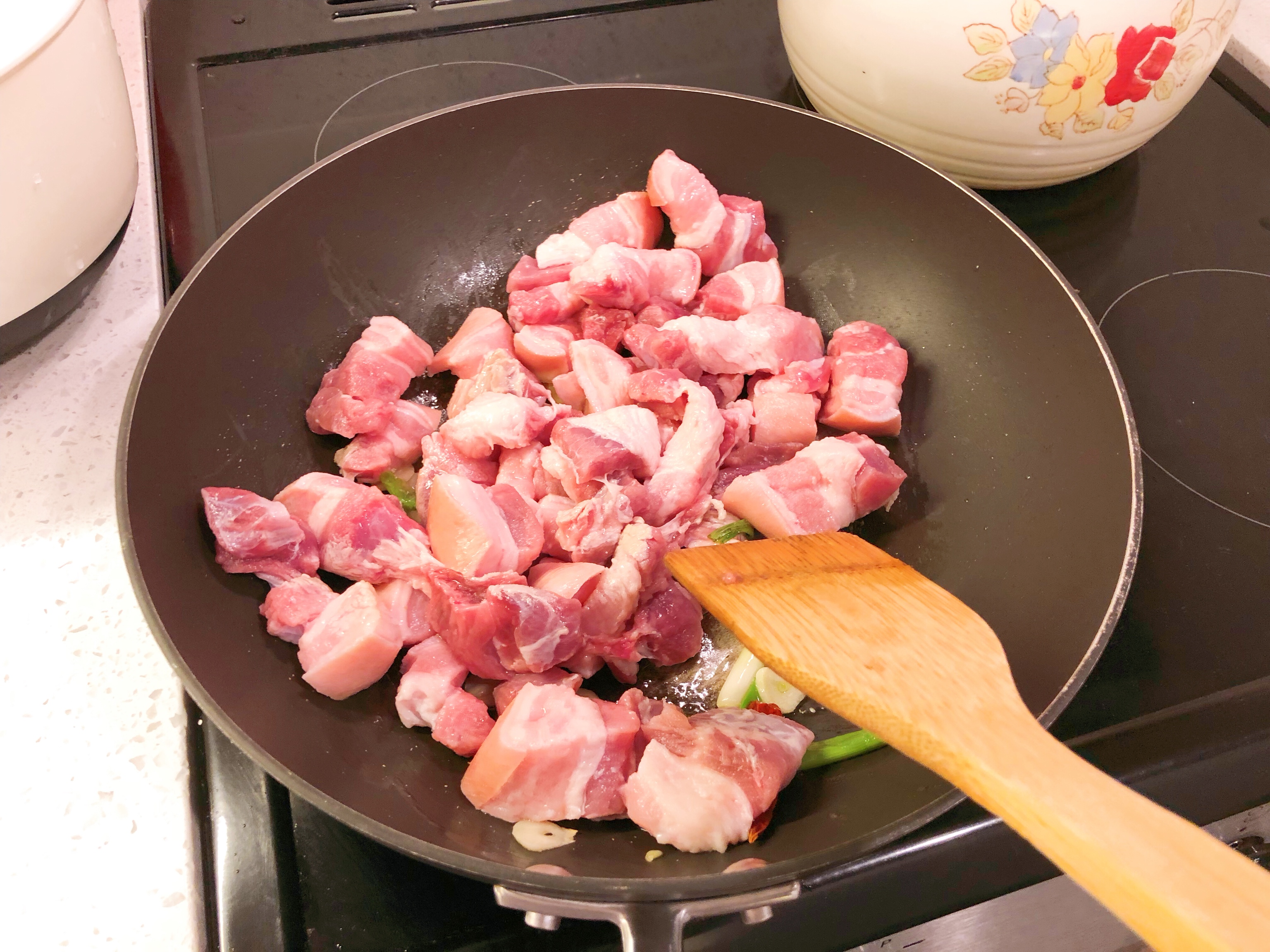 板栗红烧肉的做法 步骤5