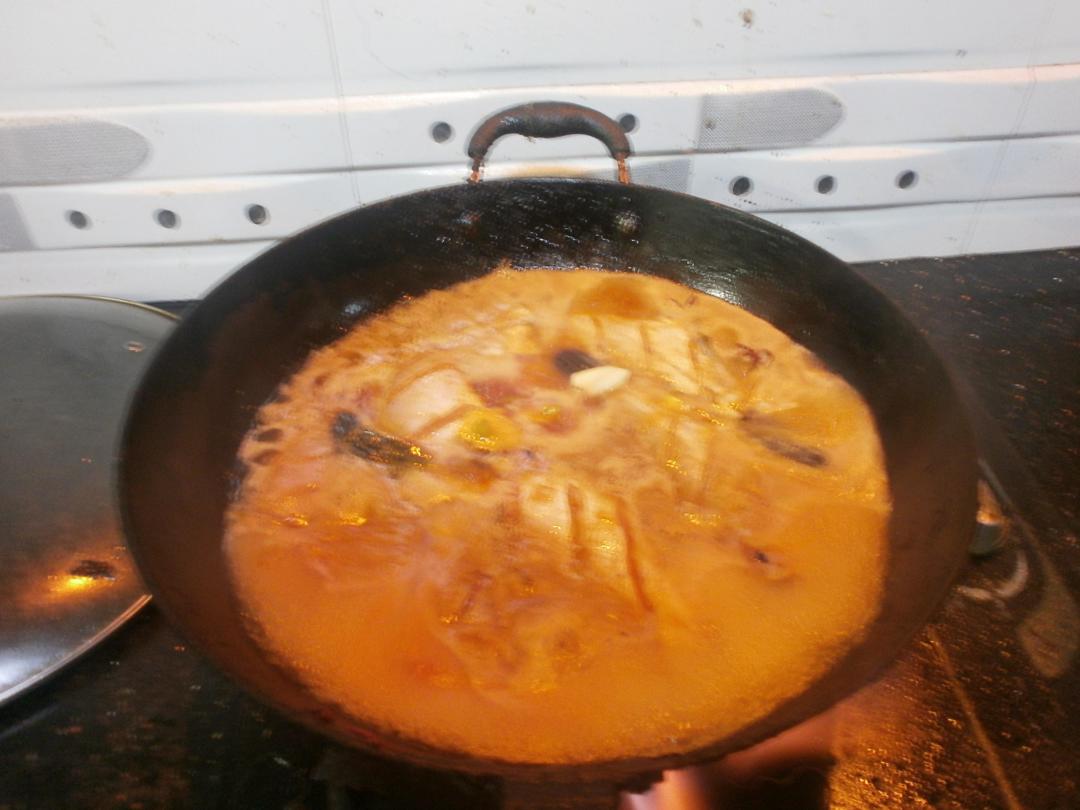 家常炖扒皮鱼的做法 步骤4