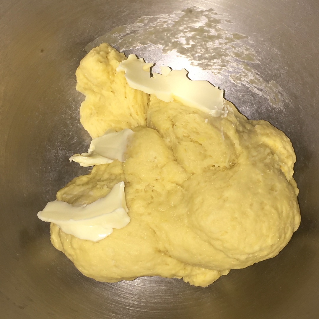 香软的红豆沙面包圈～淡奶油直接法的做法 步骤2