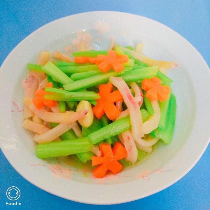 西芹炒鱿鱼