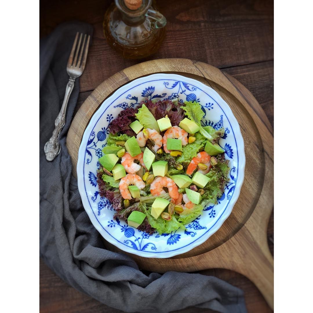 不吃沙拉会挂
Luscious salad