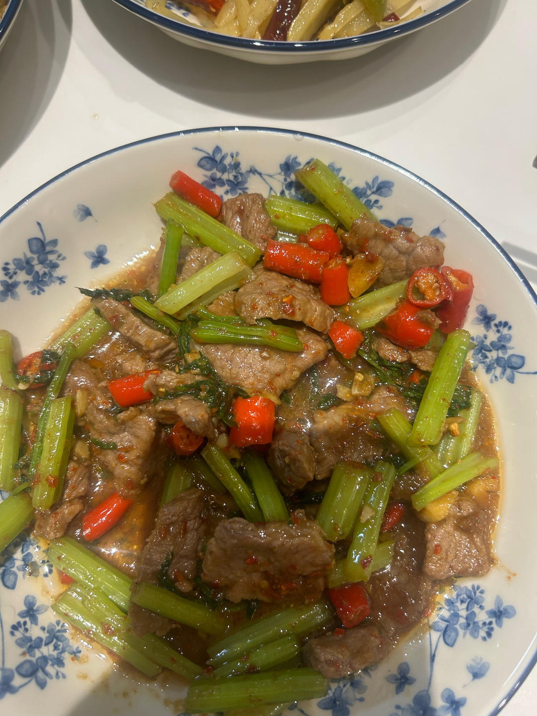 下饭神器又来了，试试这道芹菜炒牛肉！！