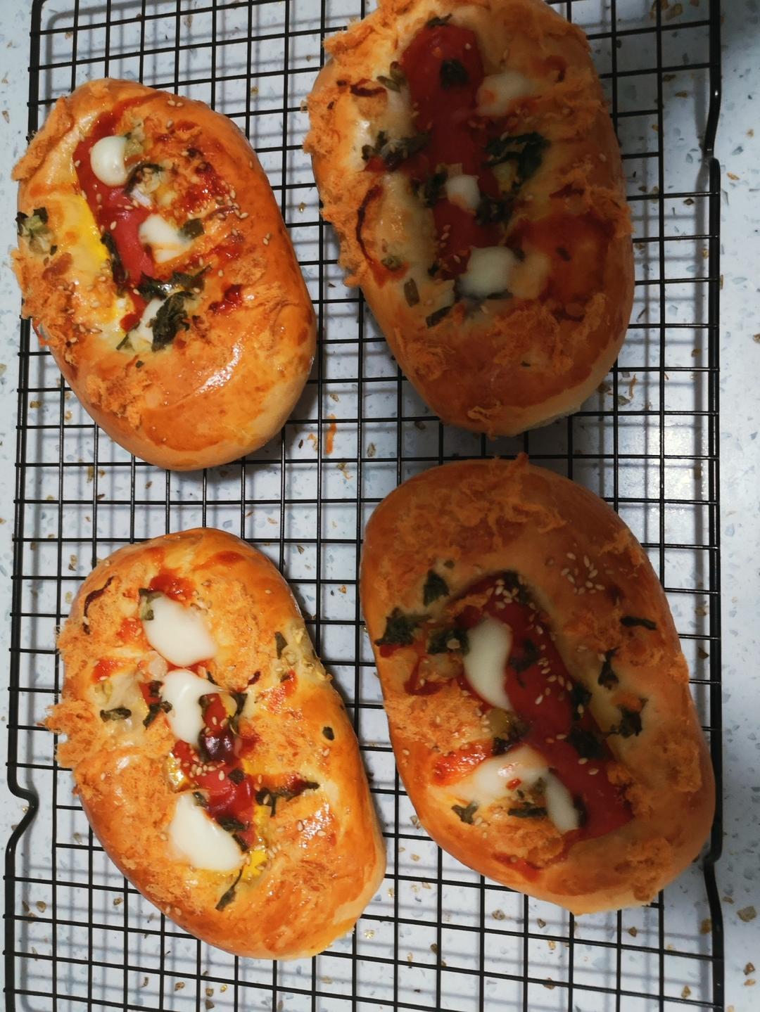 香葱肉松肠仔面包