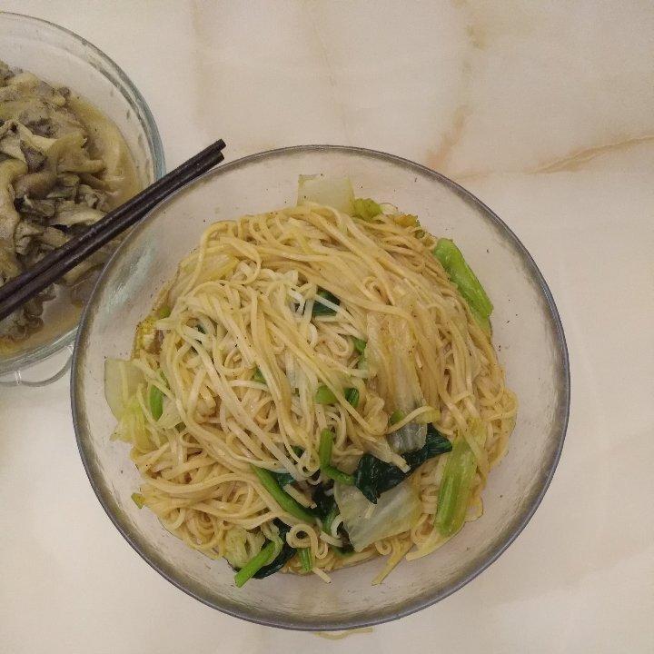 超级无敌美味懒人酸汤麻辣面（十分钟搞定色香味俱全）