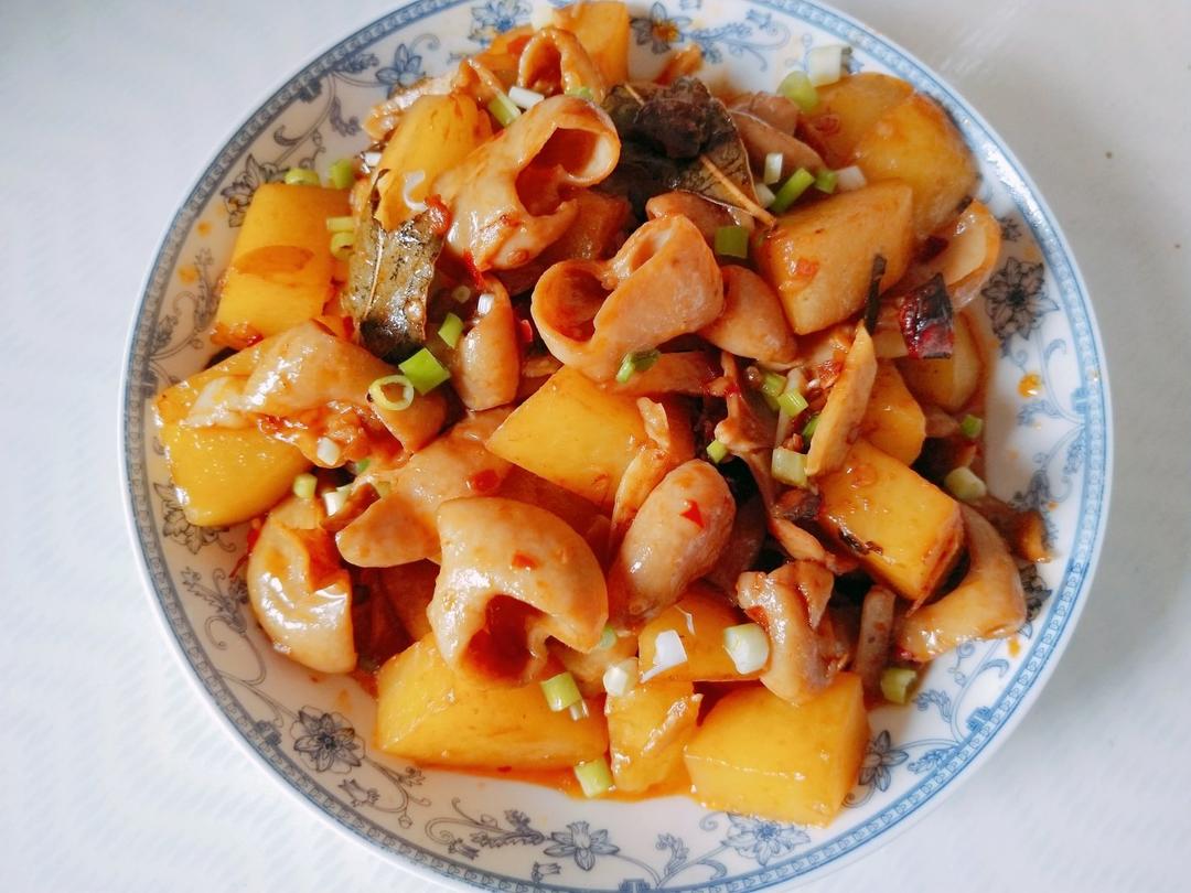 土豆烧肥肠