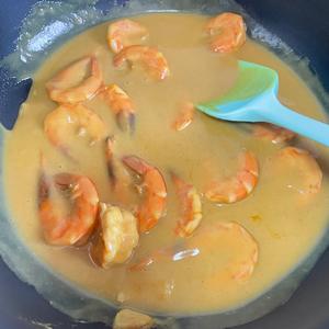 椰香咖喱虾的做法 步骤5