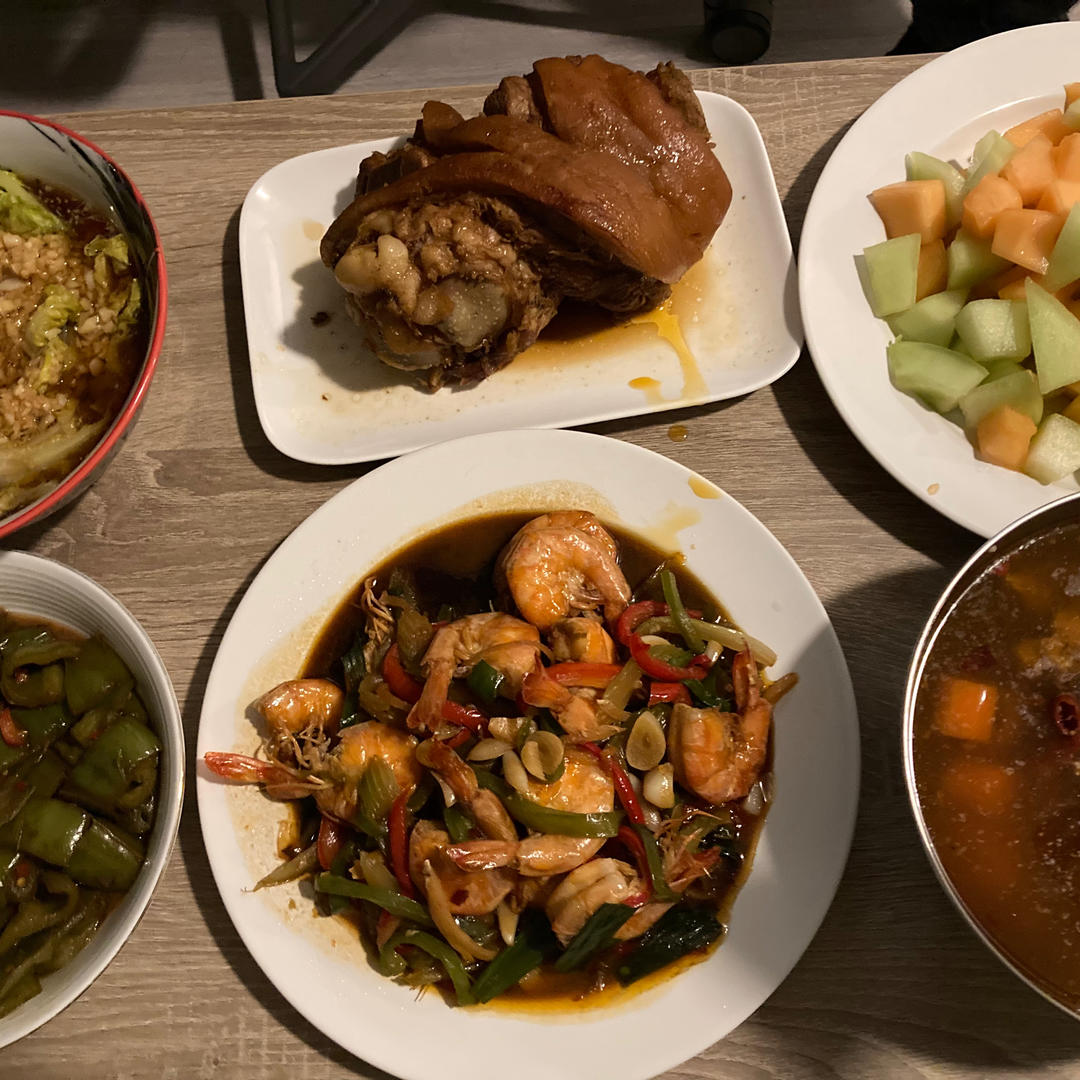 霞姐家常炖肘子