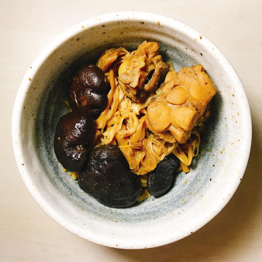 香菇炖鸡