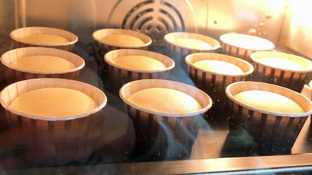 不回缩不开裂戚风纸杯蛋糕