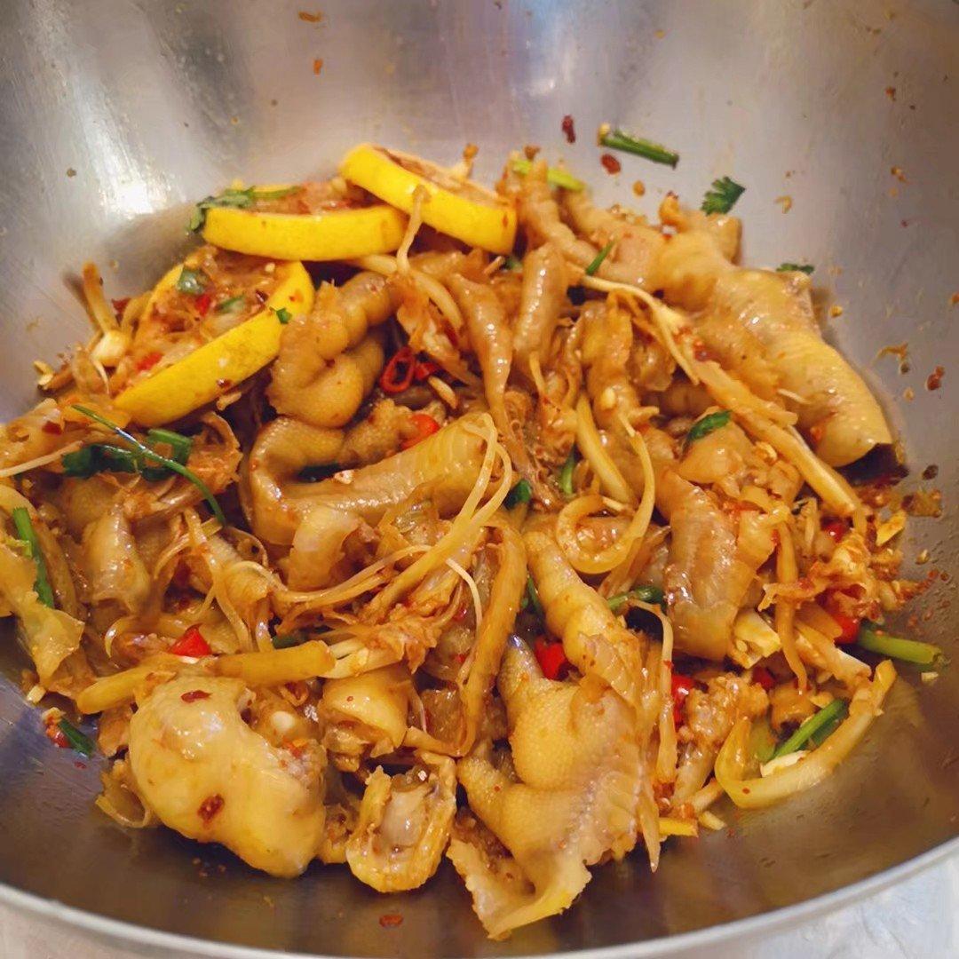 网红酸辣脱骨鸡爪