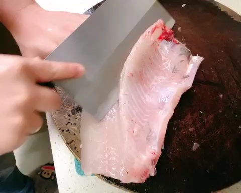 切鱼片的做法 步骤3