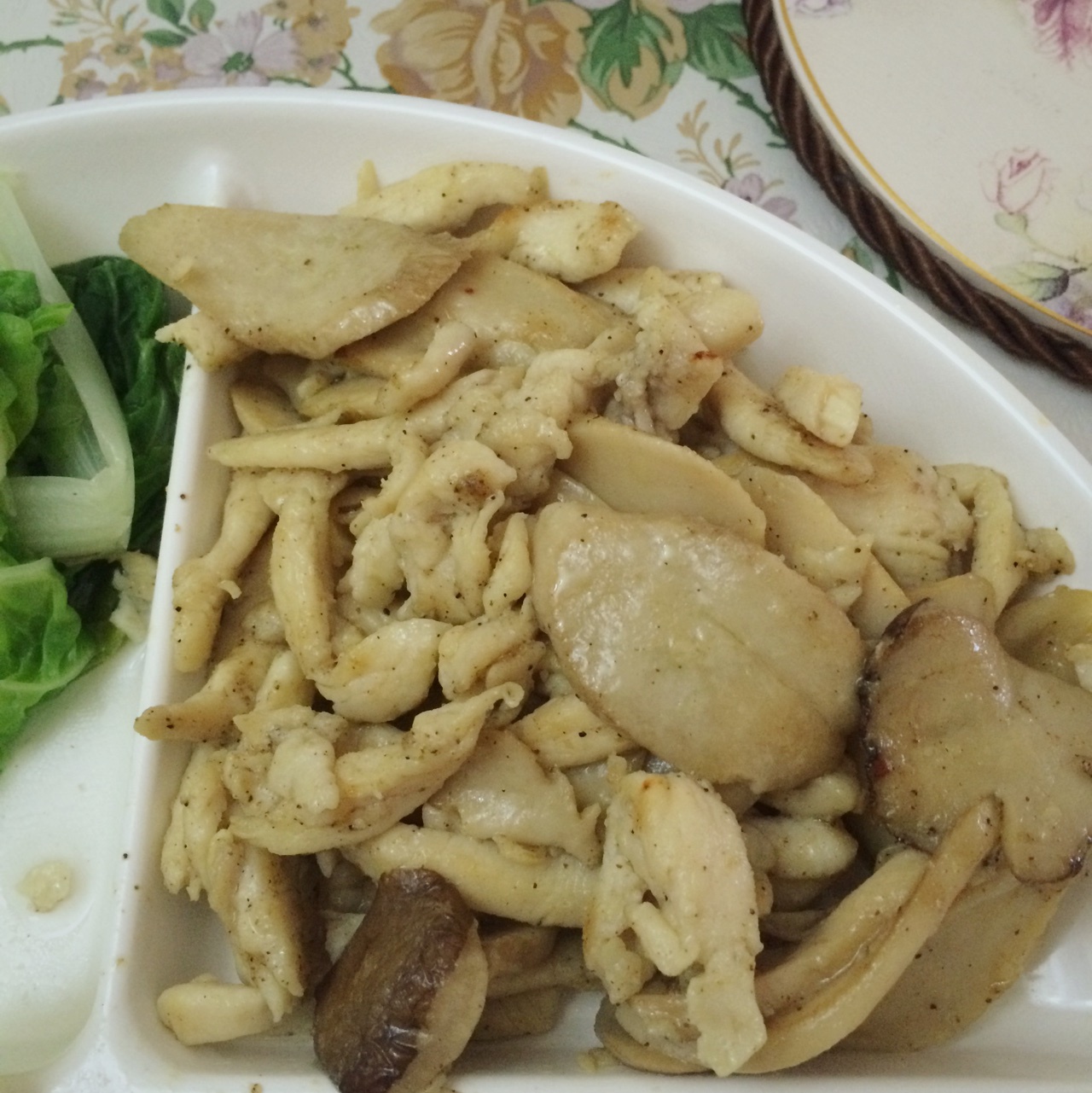 低卡减脂瘦身餐——杏鲍菇煎炒鸡胸肉