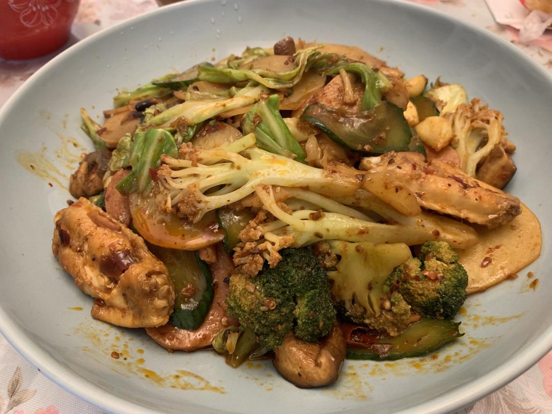 新手0失败的麻辣香锅教程！馋哭了而且超简单！