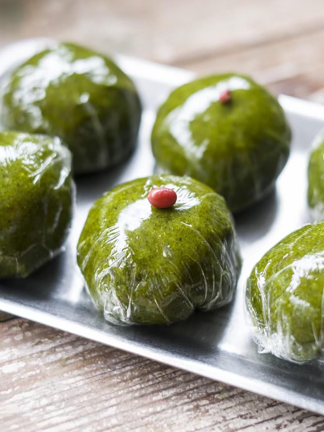 清明必吃的艾草青团