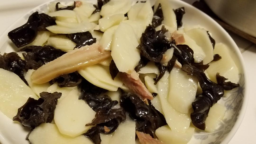 山药木耳片的做法