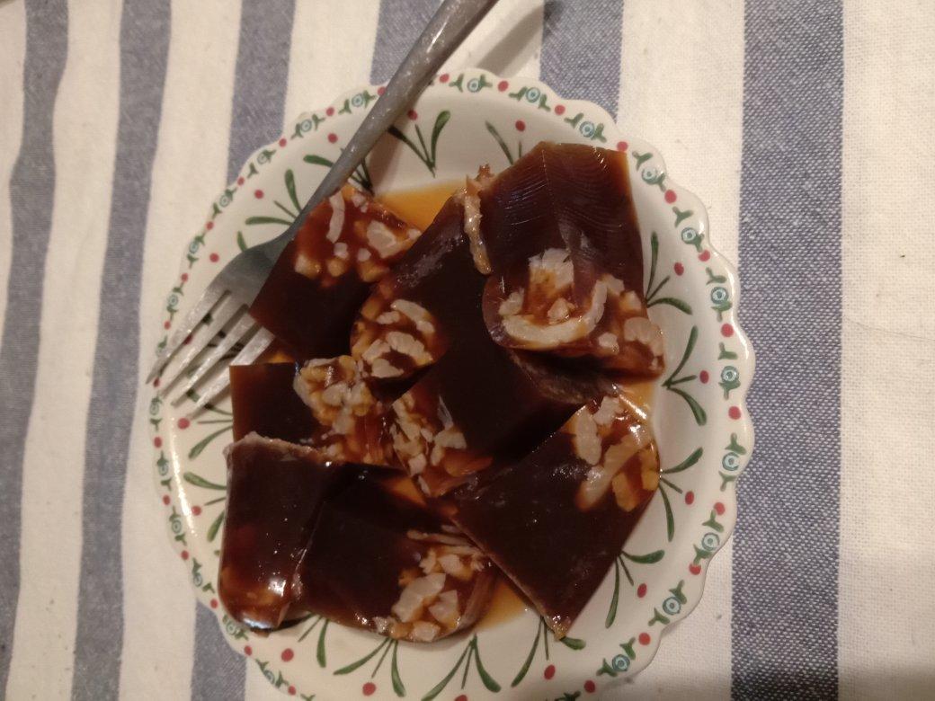 胶原蛋白满满的肉皮冻