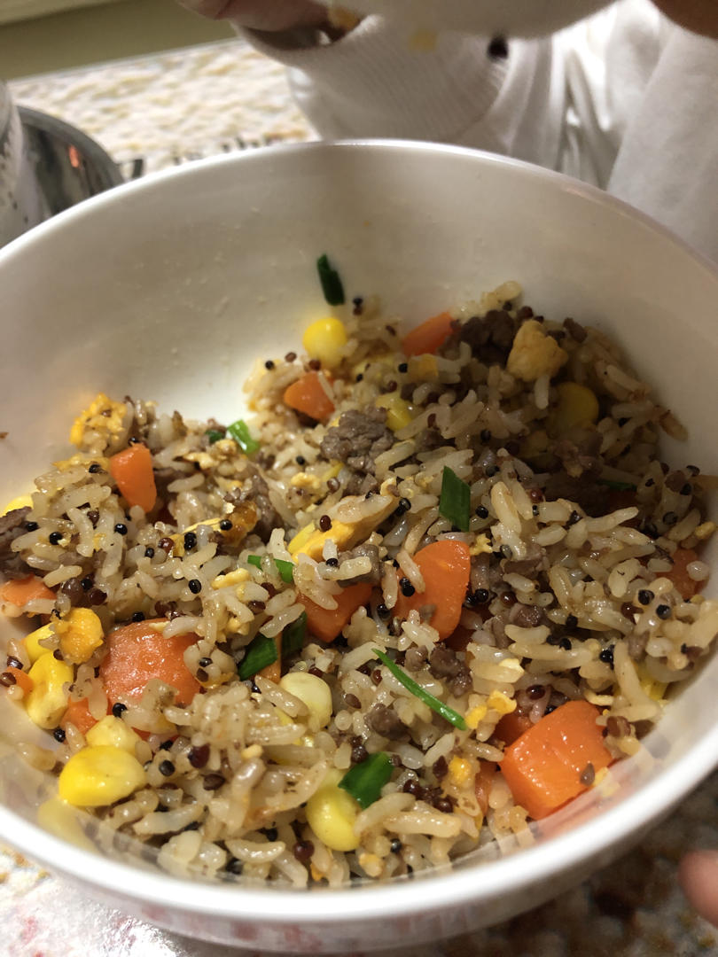 玉米胡萝卜火腿鸡蛋炒饭