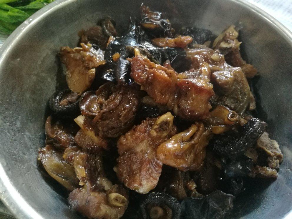 蚝豉冬菇炖肉