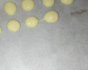 蛋黄溶豆的做法 步骤8