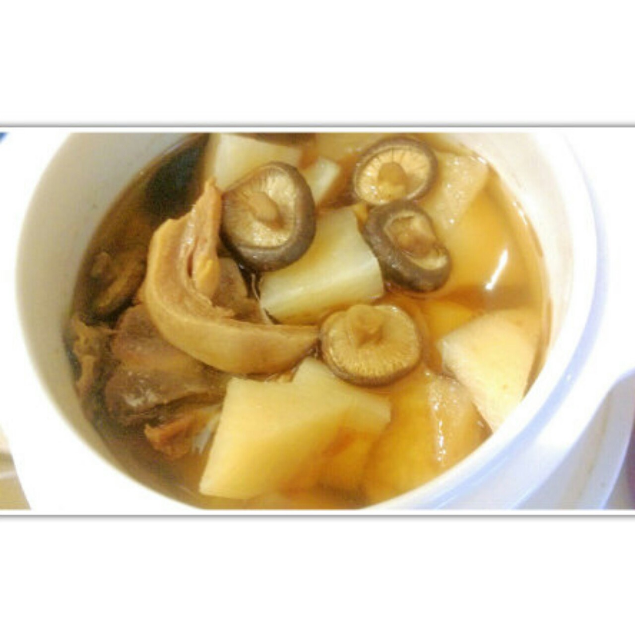 【火腿萝卜香菇汤】