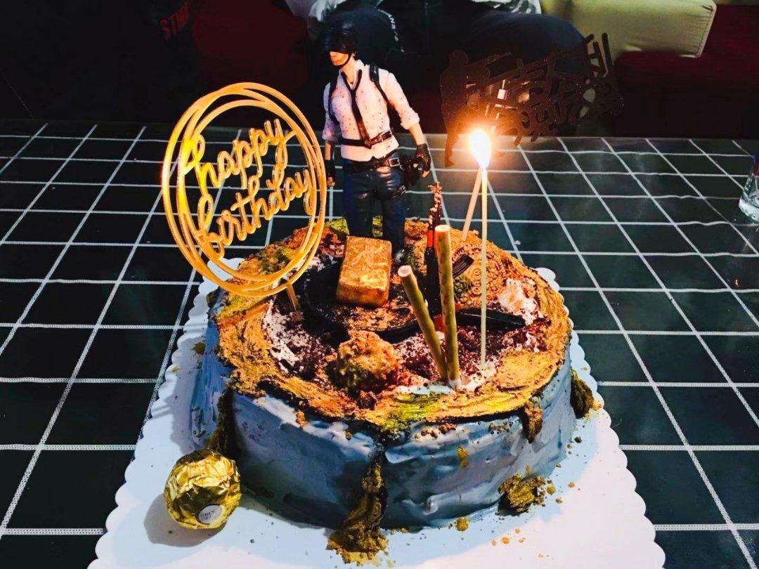 绝地求生，吃鸡蛋糕