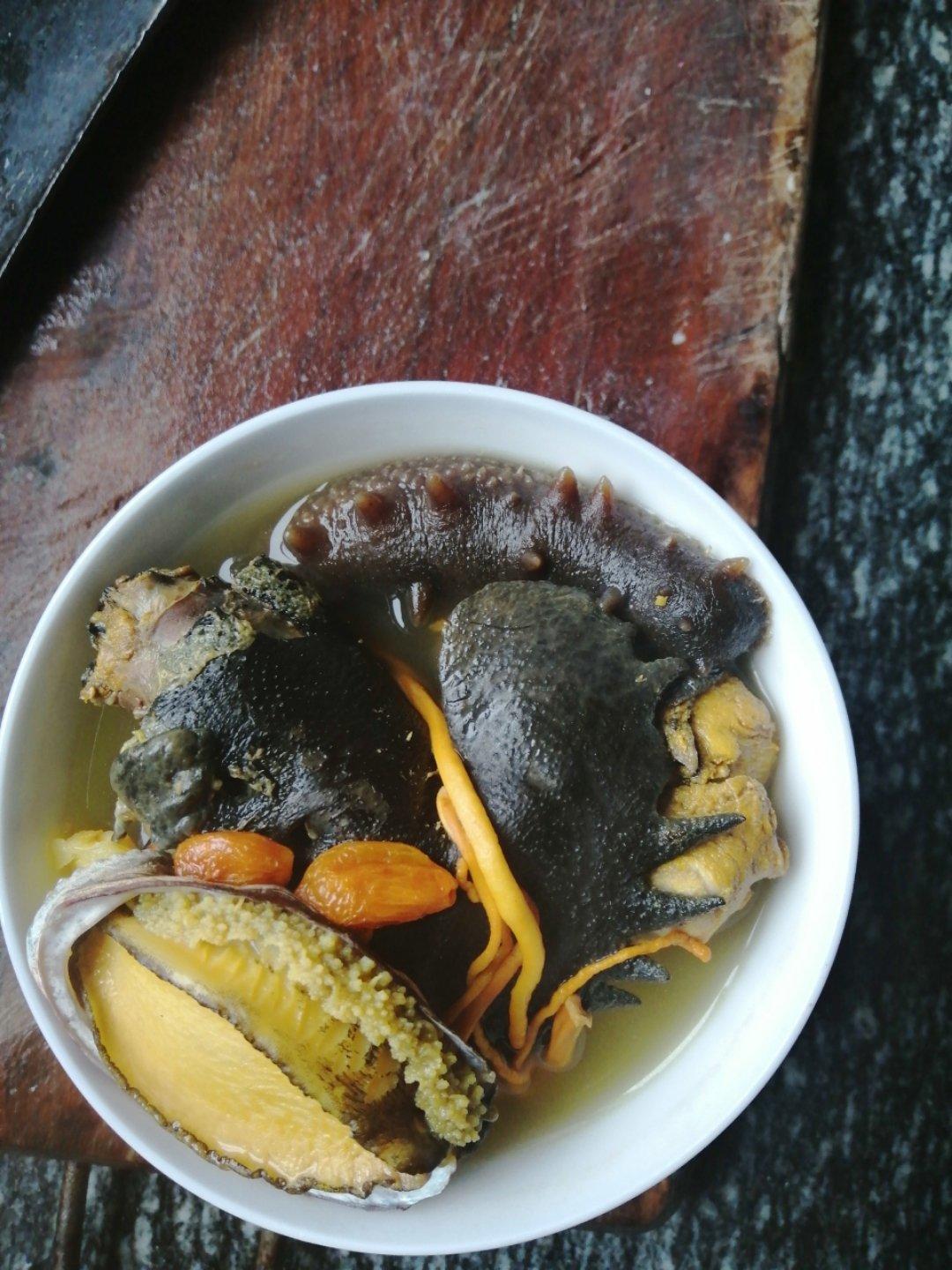 【小森妈妈菜谱】海参鲍鱼虫草花炖乌鸡