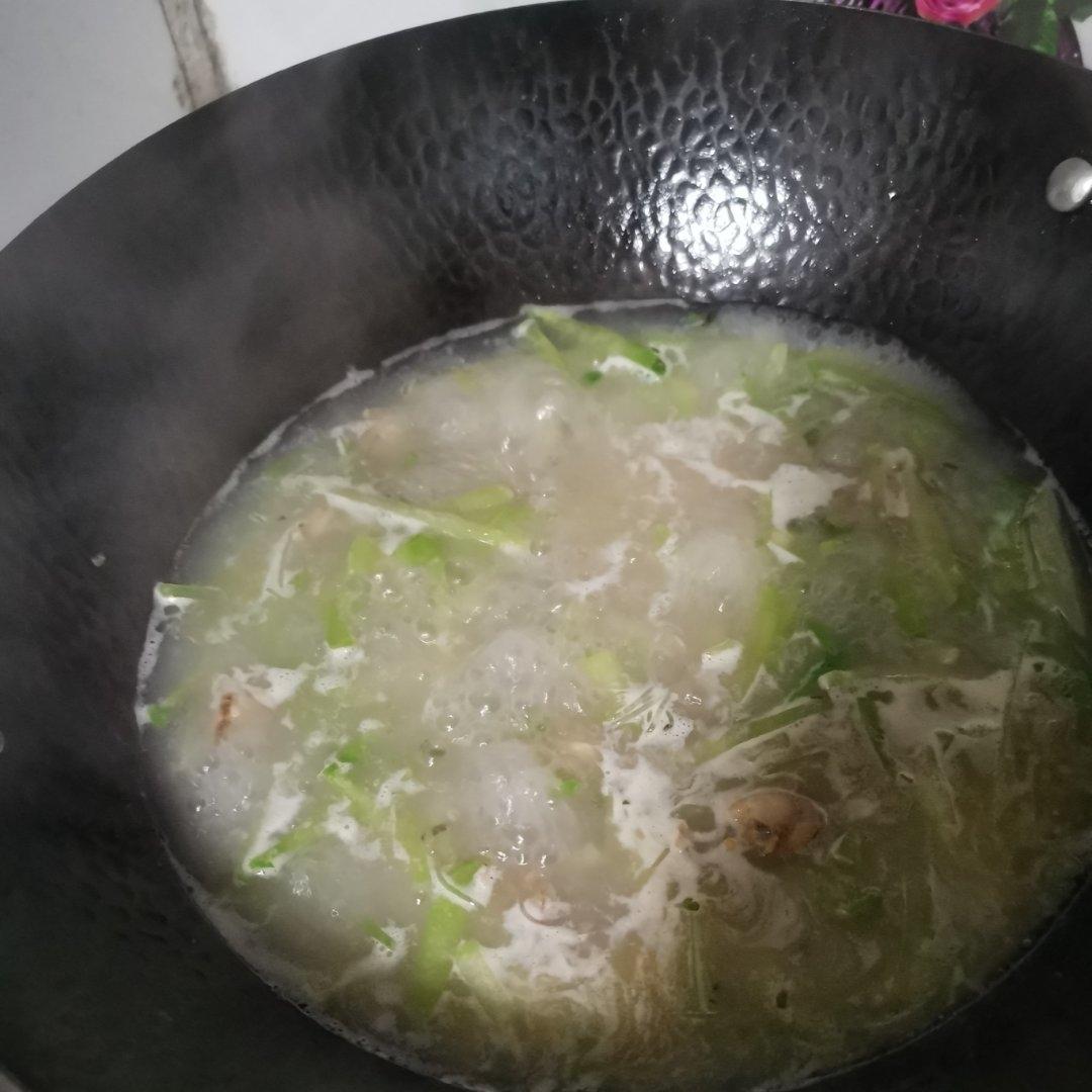 全贝萝卜粉丝汤