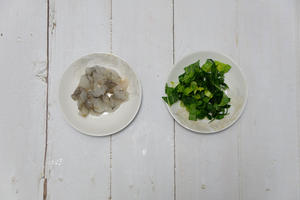 虾仁油菜疙瘩汤 9M+的做法 步骤2