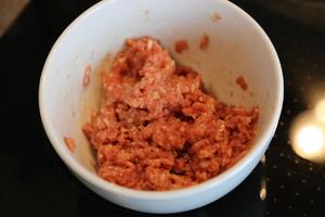 香喷喷的胡萝卜肉末饭的做法 步骤1