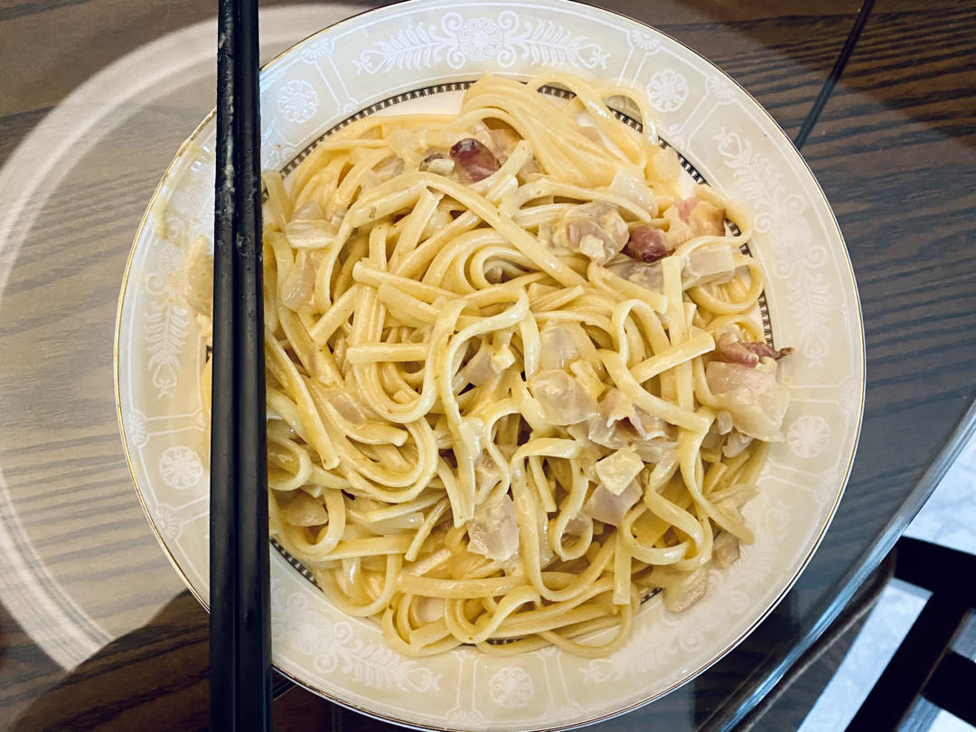 奶油蛋酱培根意大利面