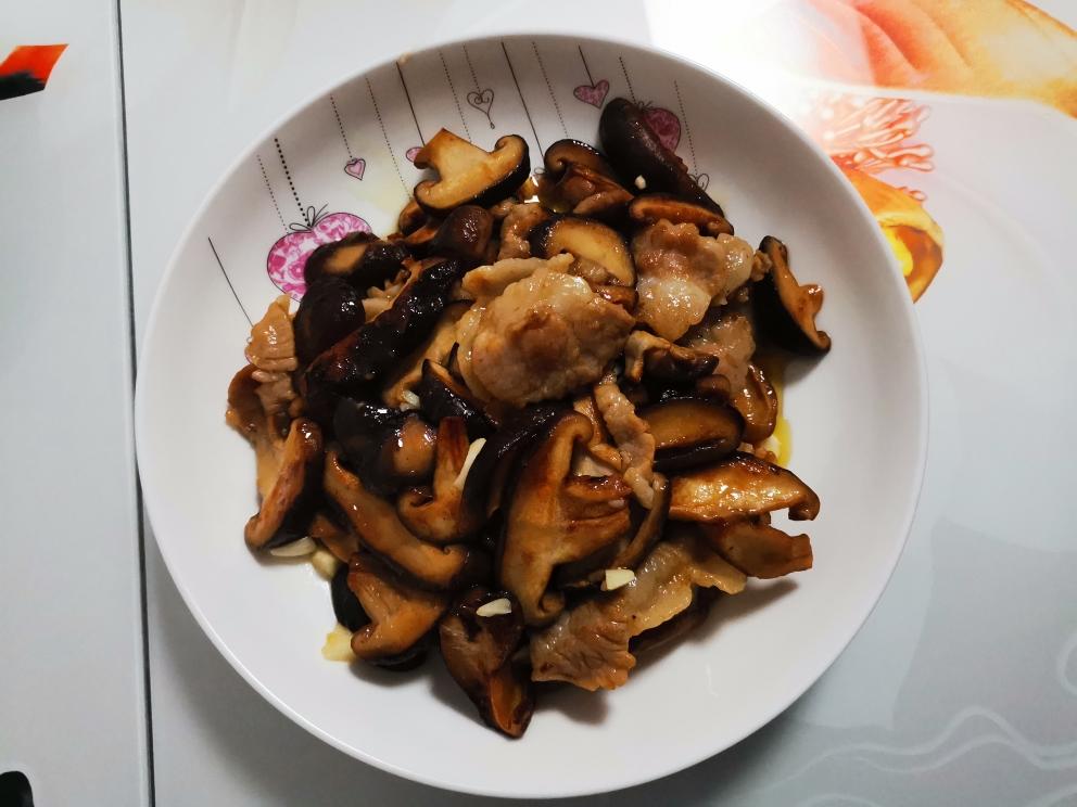 香菇滑炒肉的做法