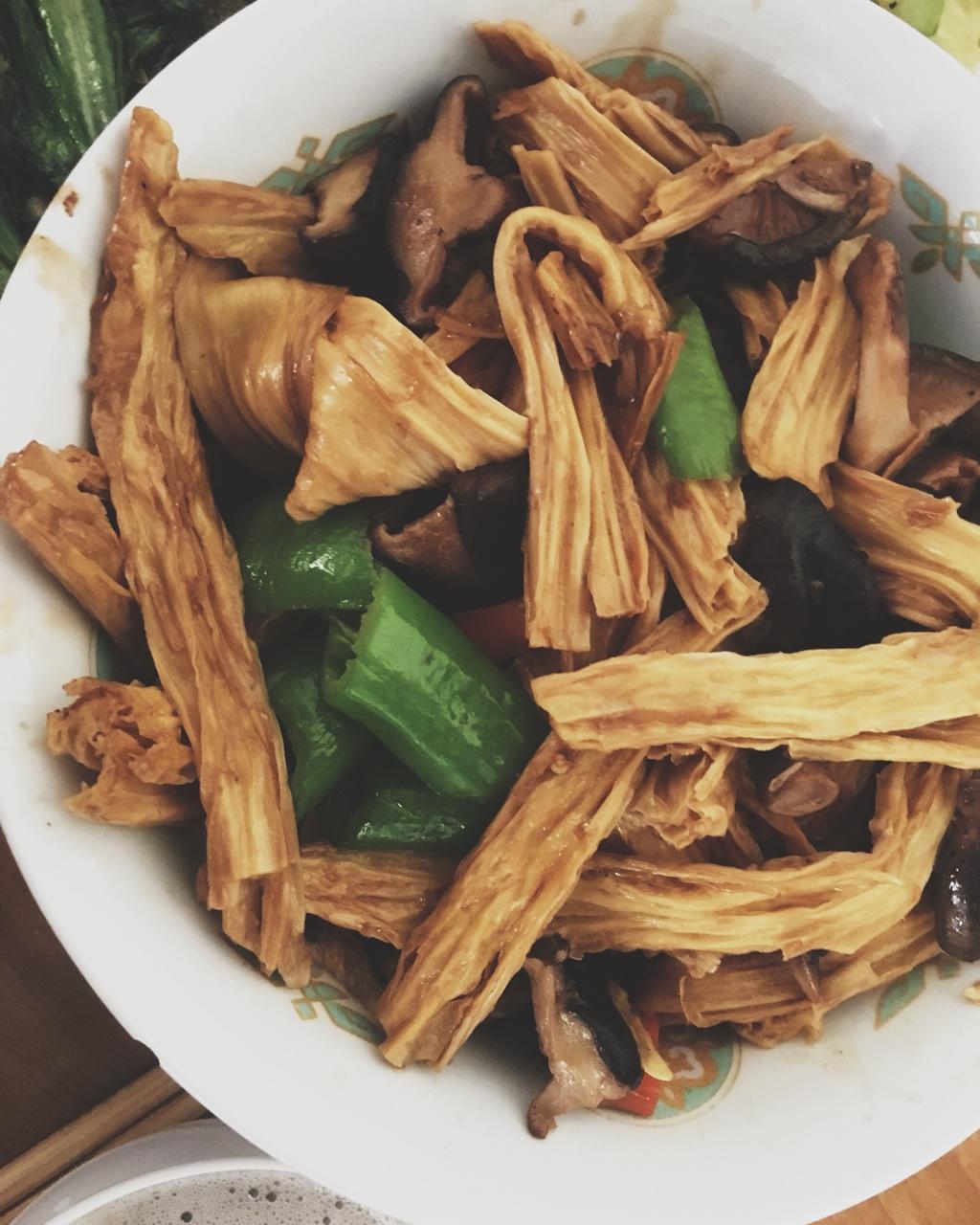 腐竹烧香菇