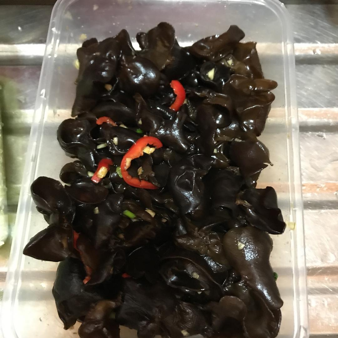 凉拌香脆木耳