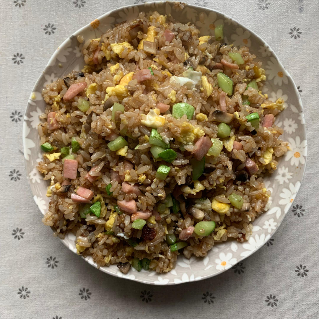超级好吃的酱油火腿蛋炒饭！