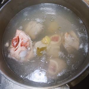 酸菜排骨炖粉条(山药，豆腐）的做法 步骤2