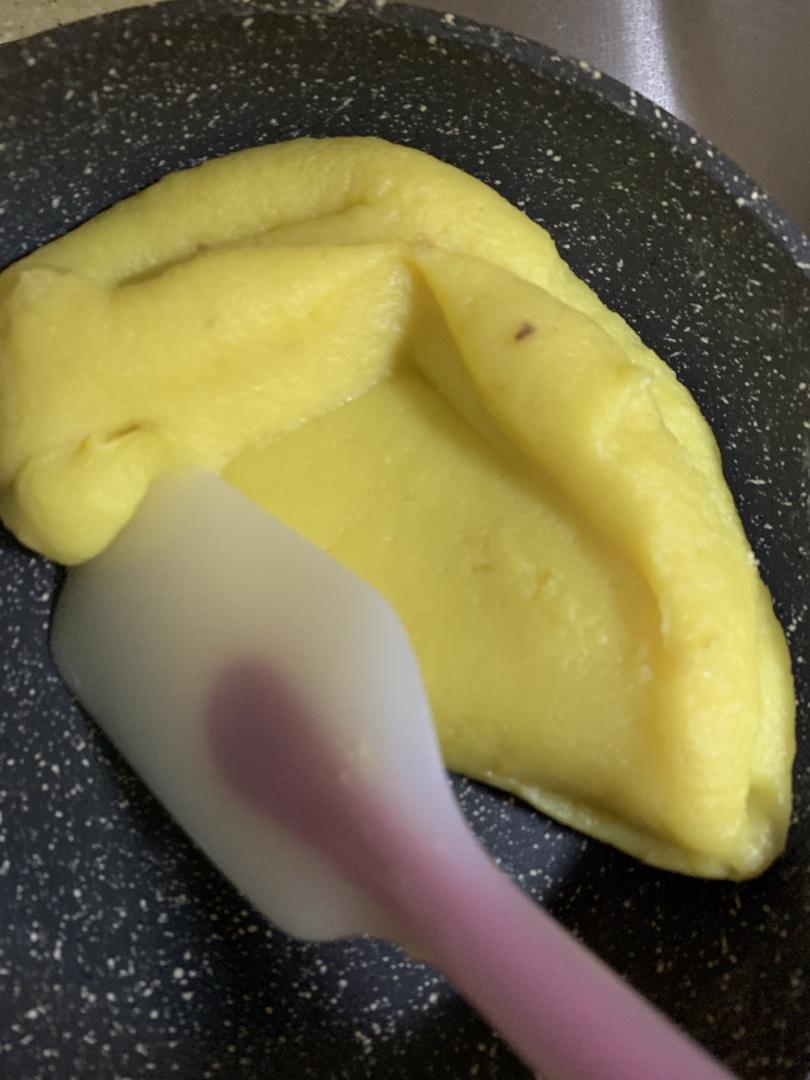 松软香甜的奶黄包，很快就可以搞定。