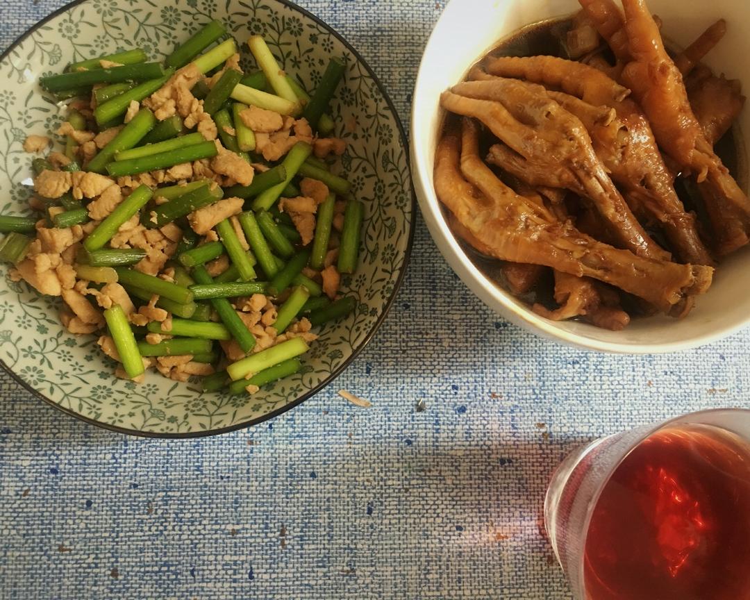 电饭锅脱骨红烧鸡爪