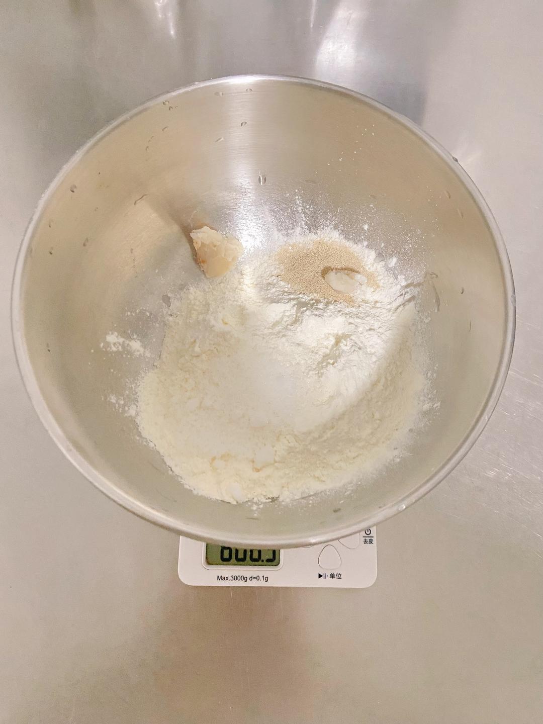 纯奶手撕吐司的做法 步骤1