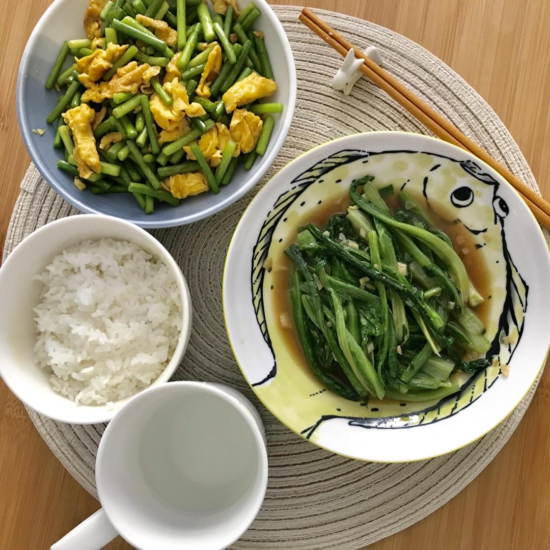 两分钟做好蒜苔炒鸡蛋