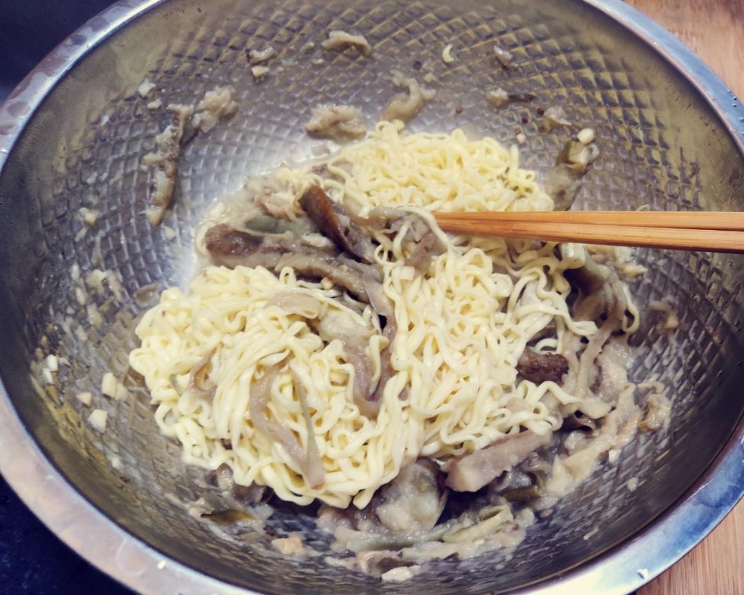 简单茄子捞面的做法