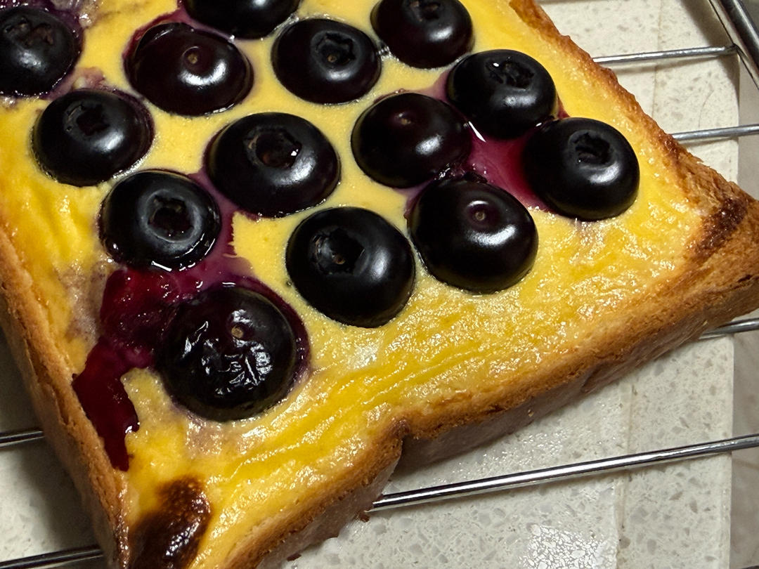 空气炸锅料理 | 蓝莓岩烧乳酪爆浆吐司