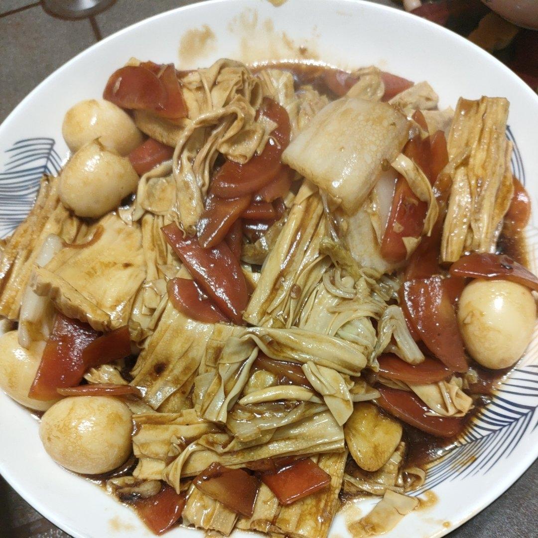 简单又好吃，米饭杀手！香菇胡萝卜炒腐竹