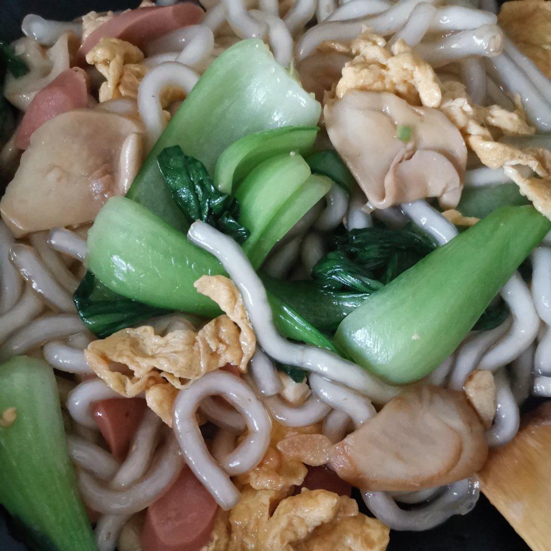 比路边摊好吃百倍的火腿炒土豆粉