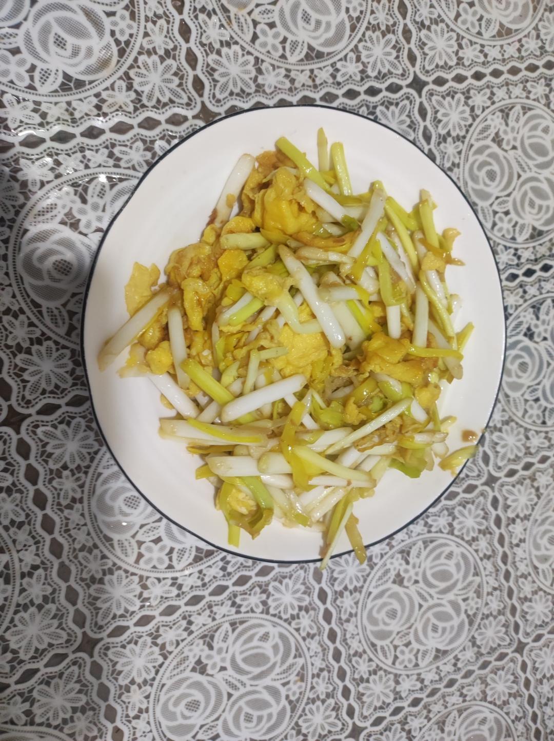 整个简单的韭黄炒蛋（手把手教学）