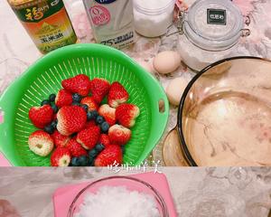 教程！粉嫩少女心✨甜甜草莓🍓奶油蛋糕卷🍰的做法 步骤1