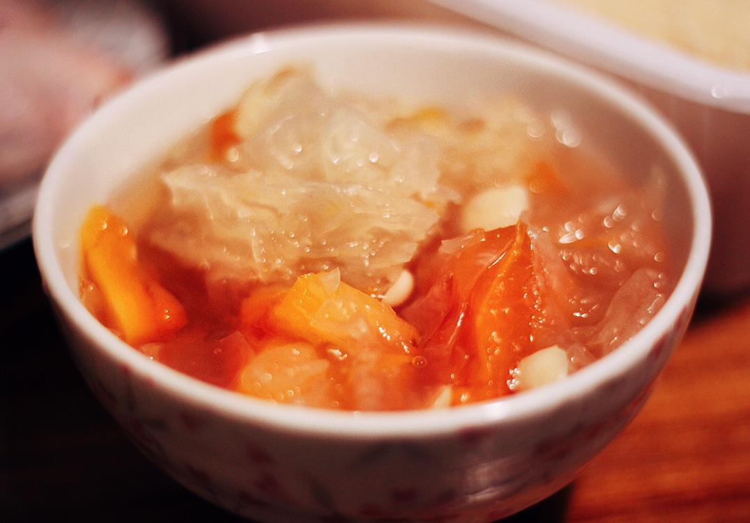 炖木瓜雪耳糖水