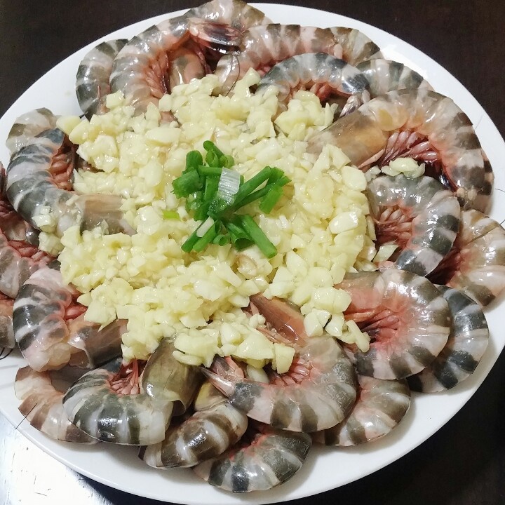 蒜蓉粉丝蒸明虾仁